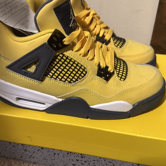 Jordan 4 lightning - Picture 3 of 6